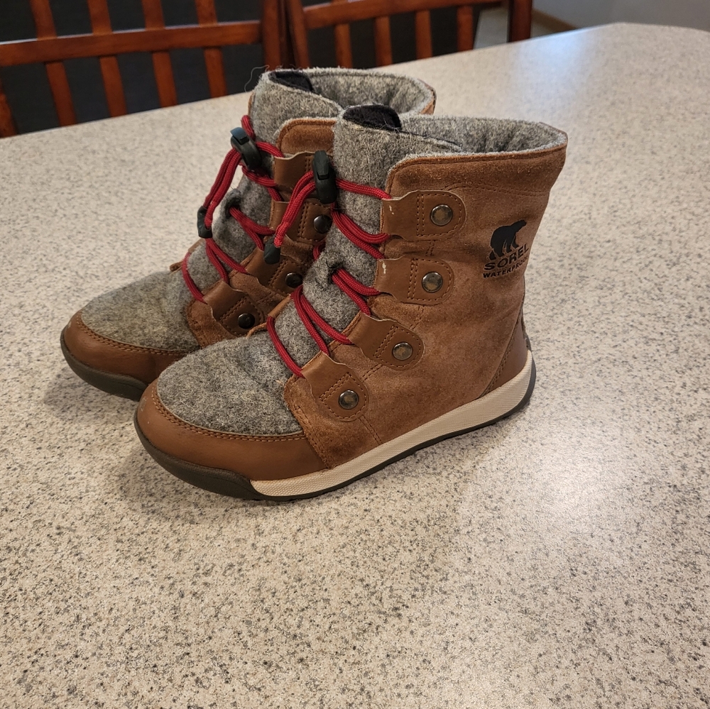 Boys Sorel waterproof boots